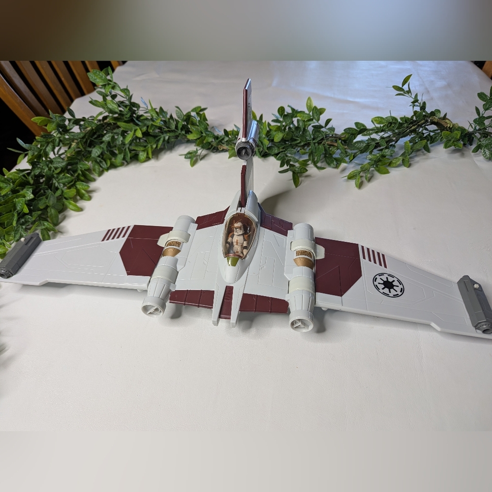 Star Wars The Clone Wars V-19 Torrent Starfighter Action Figure Vehicle 2008